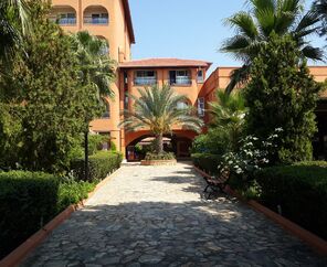 Club Turtas Beach Hotel