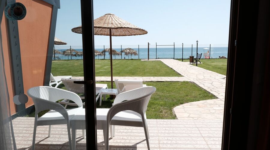 Club Turtas Beach Hotel