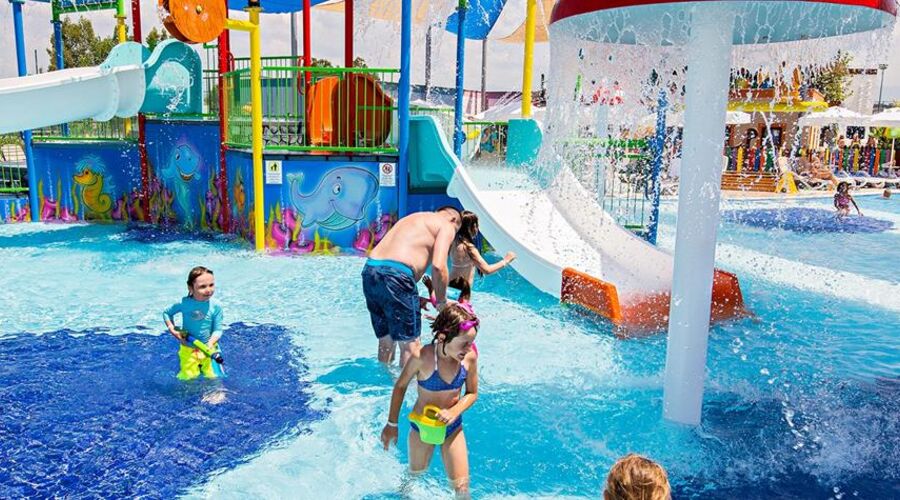 Dream World Aqua Side