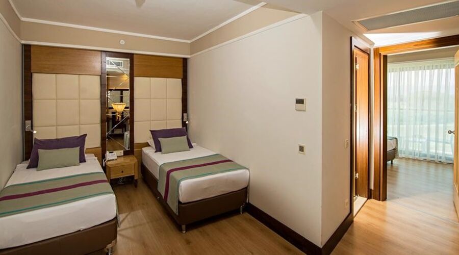 Dream World Aqua Side